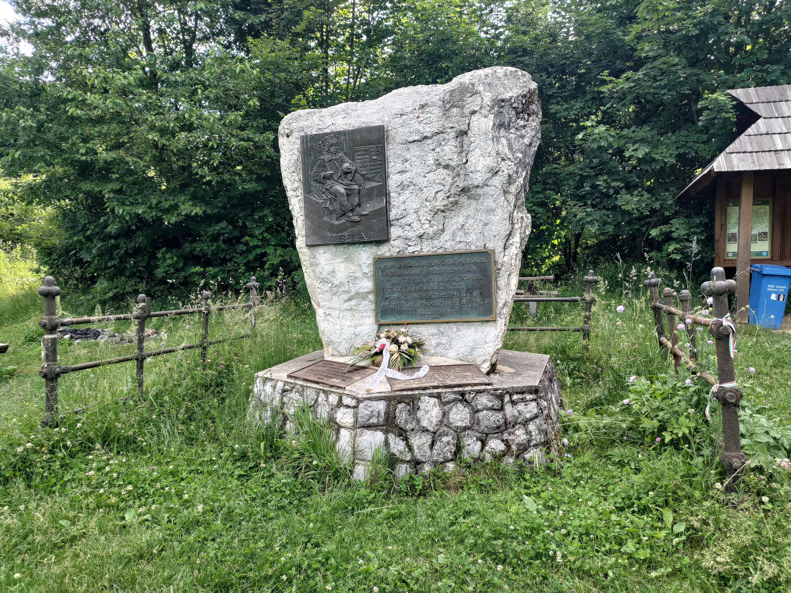 IV. Béla emlékmű
